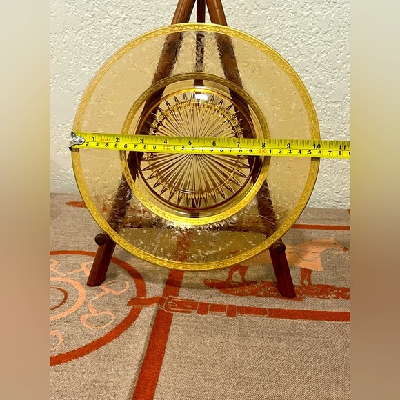 Amber depression glass plate with 24k gold trim. - Picture 2 of 6